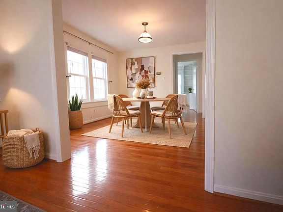 5th image of 217 Duncan Ave #A