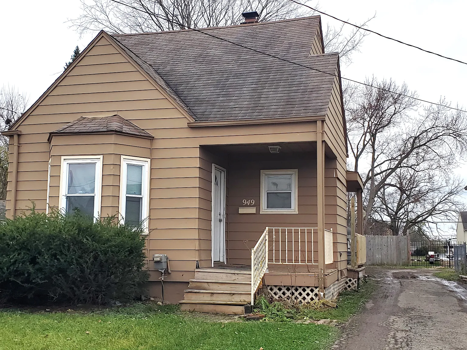2 bed, 724 sqft, $895 — Photo 1