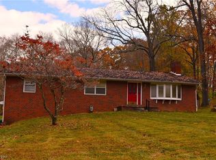1969 Potts Ln, Zanesville, OH 43701
