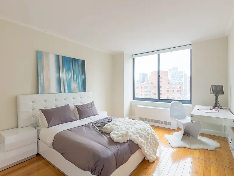 235 W 48th St #41K — Photo 6