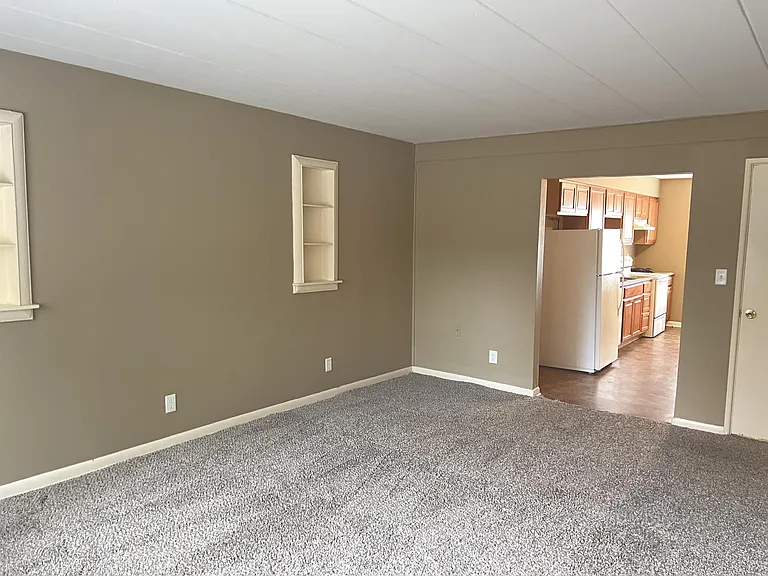713 W Church St — Photo 3