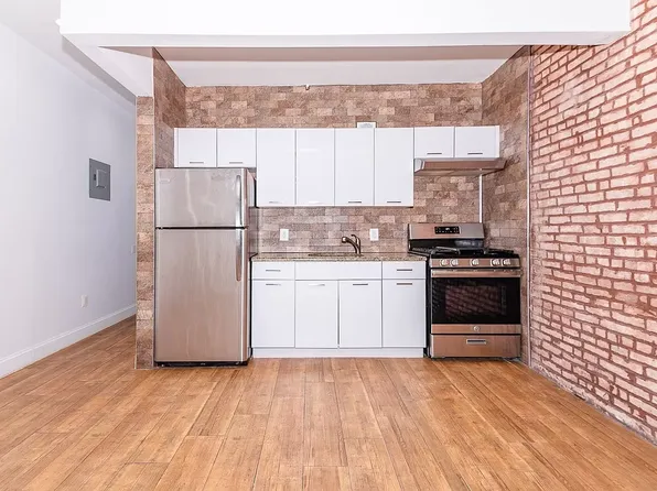 613 Marcy Avenue image 1 of 7