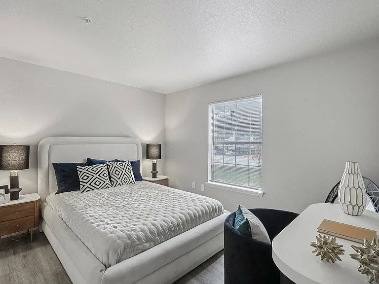 Avonmora Apartments — Photo 8