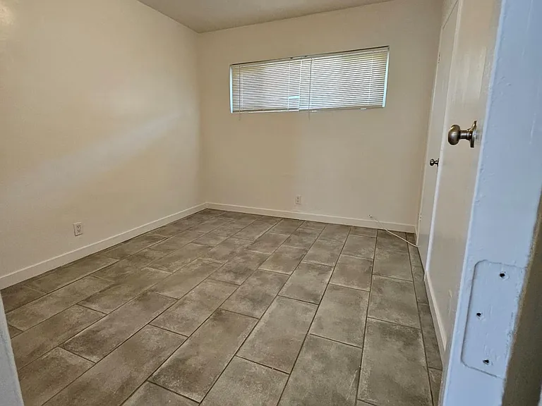 1422 S Casino Center Blvd — Photo 12