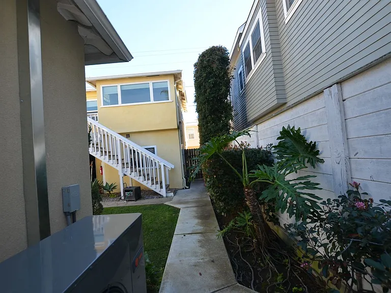 711 G Ave — Photo 11