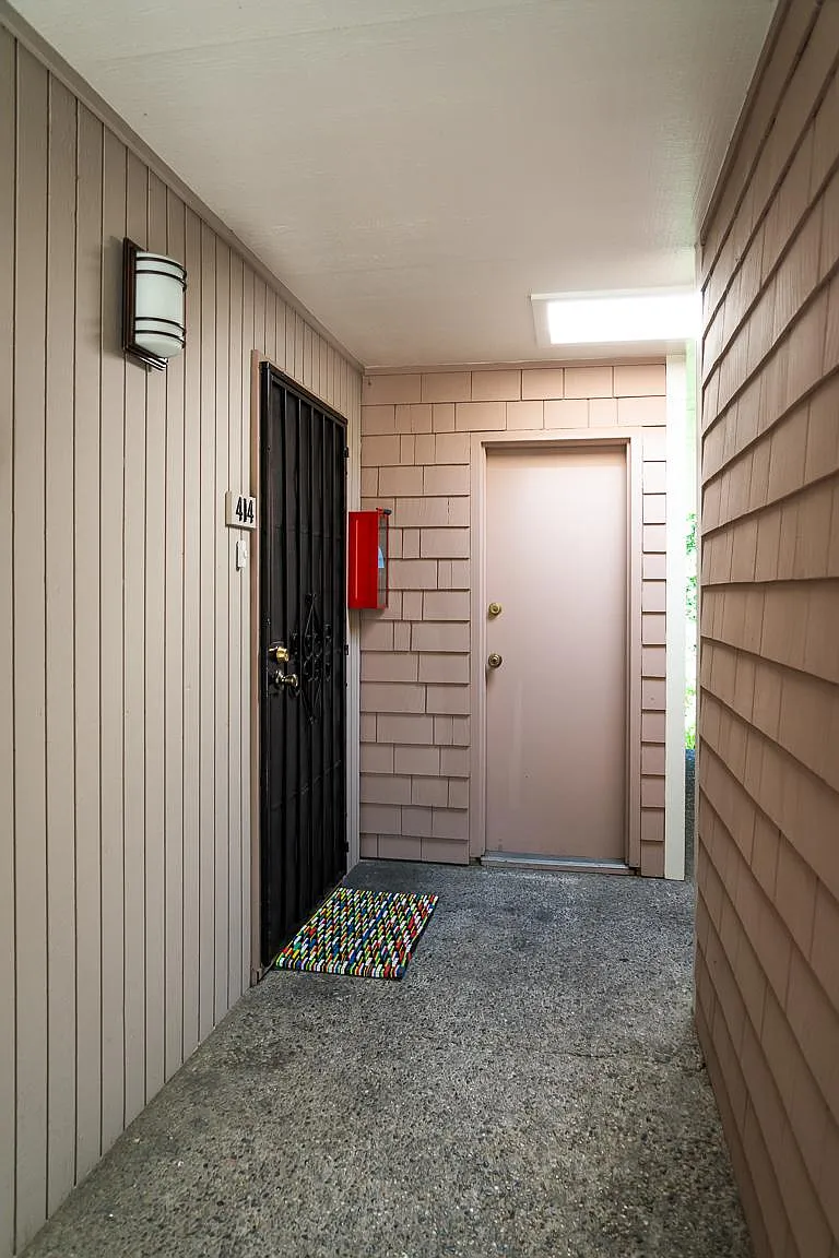 2 bed, 894 sqft, $3,795 — Photo 2