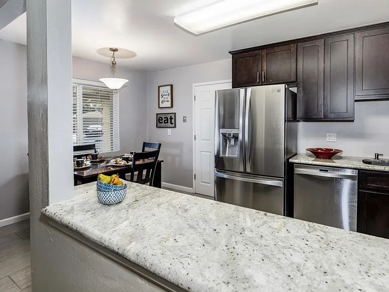 894 Santa Cruz Dr — Photo 16