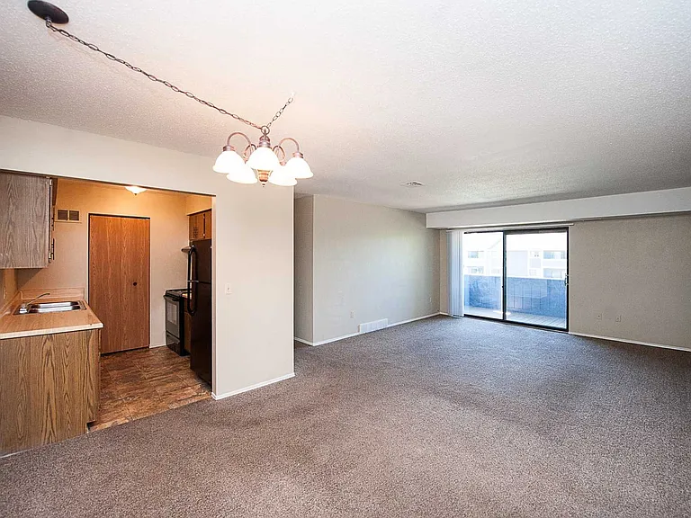 Beacon Point Apartments — Photo 13