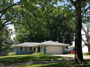 611 Joliet Rd, Marquette Heights, IL 61554