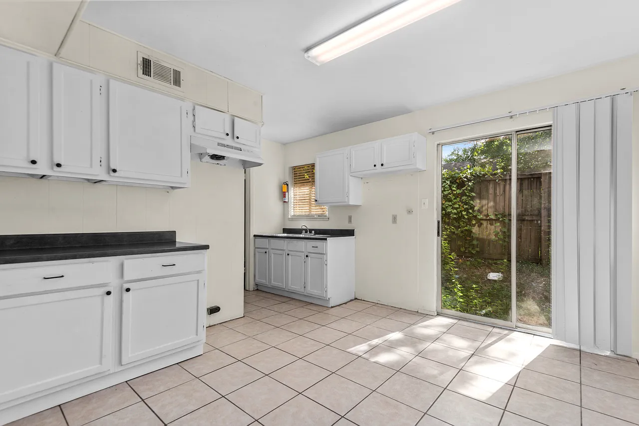 2 bed, 1.5 bath, 1000 sqft, $850 — Photo 3