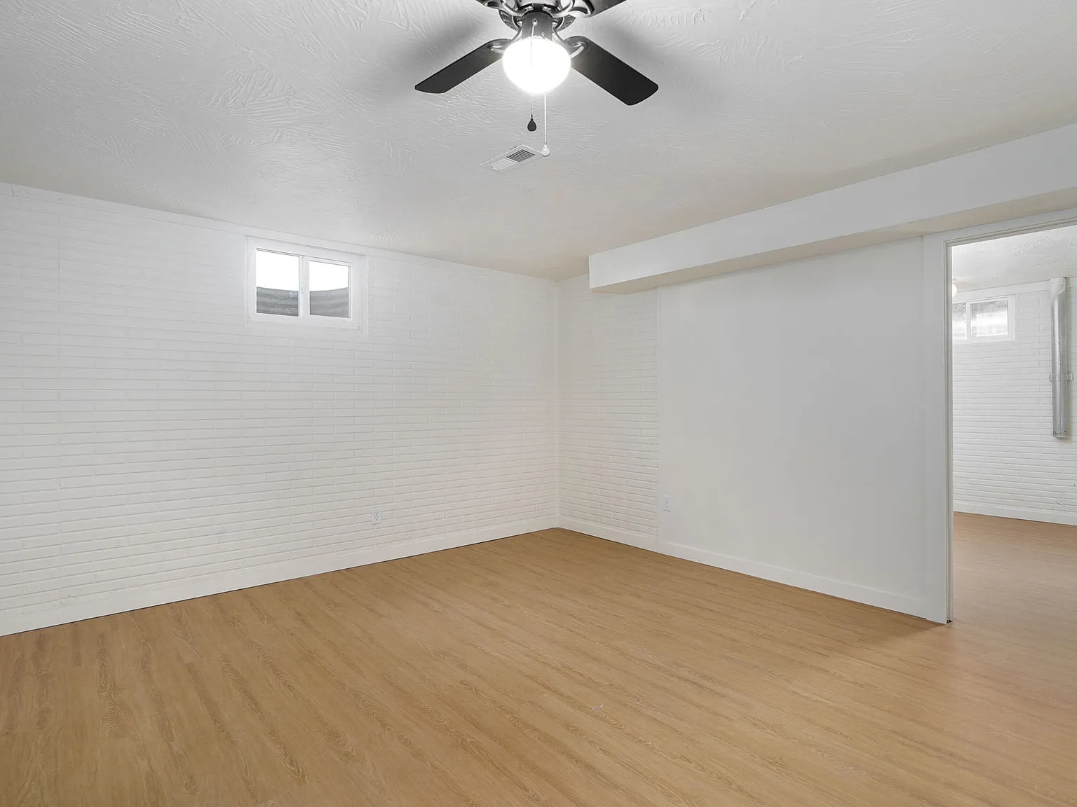 4 bed, 2032 sqft, $1,900 — Photo 3