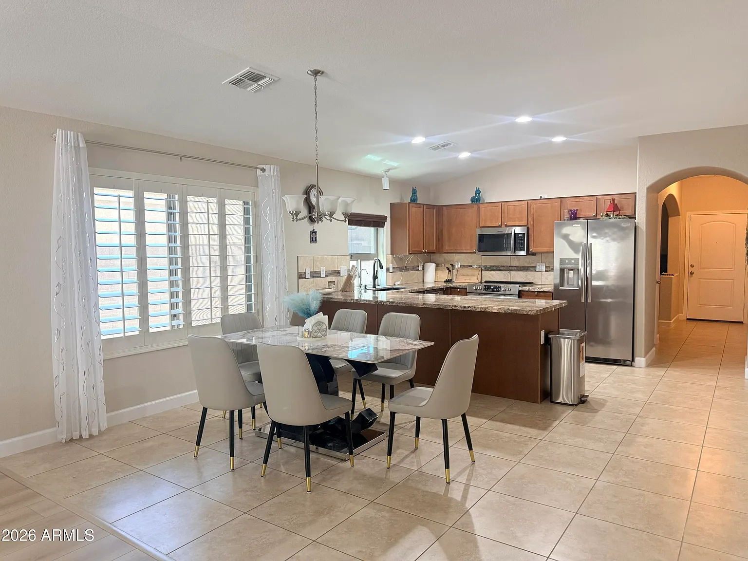 3 bed, 2.0 bath, 1741 sqft, $2,500 — Photo 4
