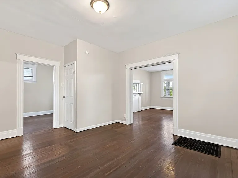 1407 W North Bend Rd — Photo 11