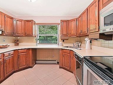 4th image of 24 Spruce St