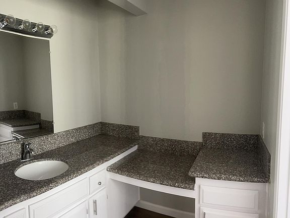 4th image of 1243 Stanley Ave #109