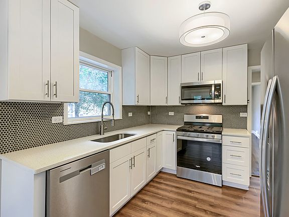 5th image of 8208 Ridgeway Ave