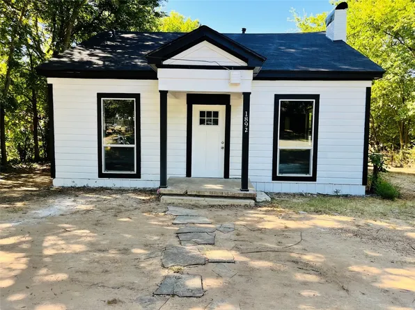 1892 E Polk St, Paris, TX 75460