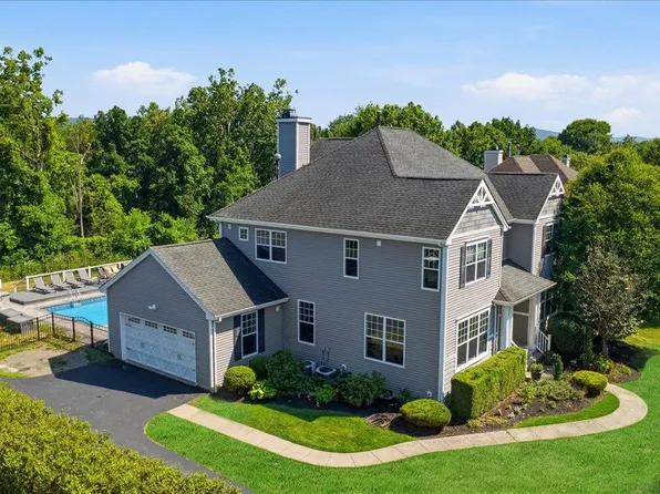 236 Buttonwood Way, Hopewell Junction, NY 12533