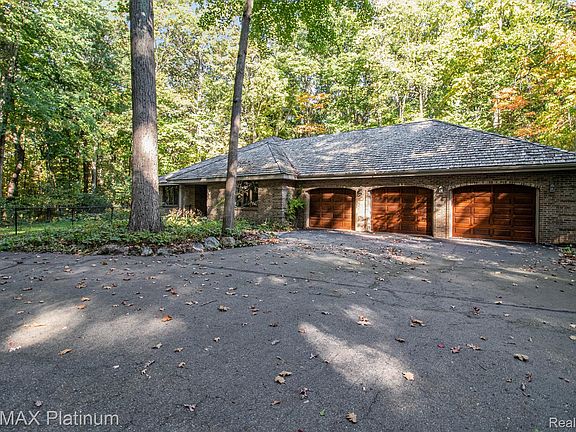 3rd image of 4352 Fenton Rd