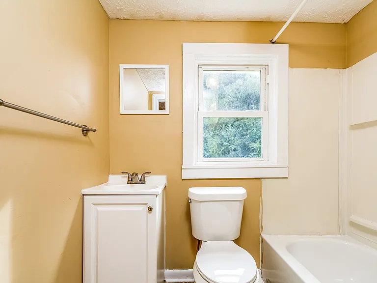 26418_024_main_bathroom_13091429.jpg