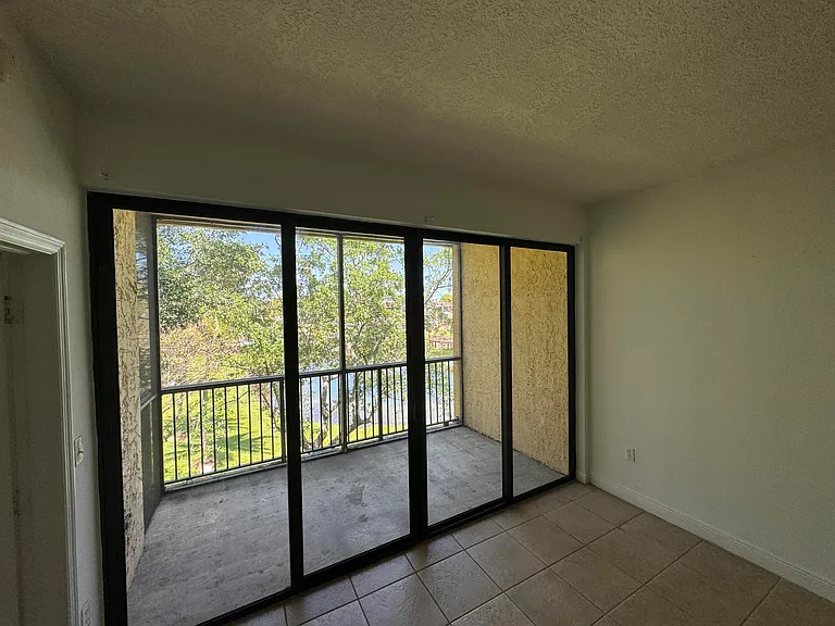 6729 Coral Lake Dr #6729 — Photo 17