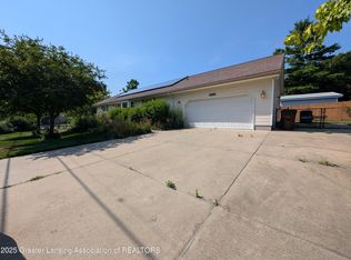 100 W Madison St, Dewitt, MI 48820