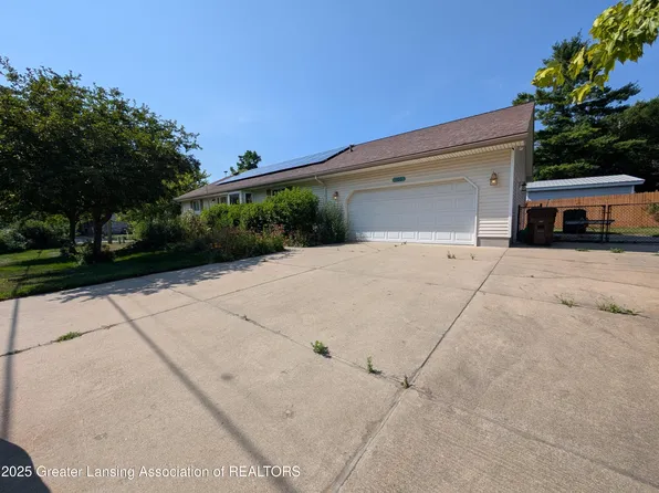 100 W Madison St, Dewitt, MI 48820