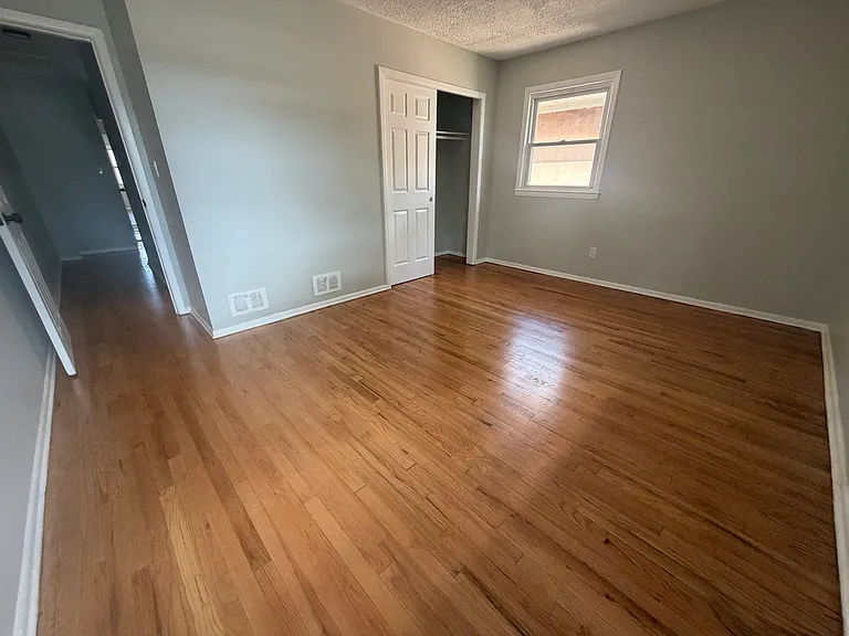 919 Chandler Ave #2R — Photo 6