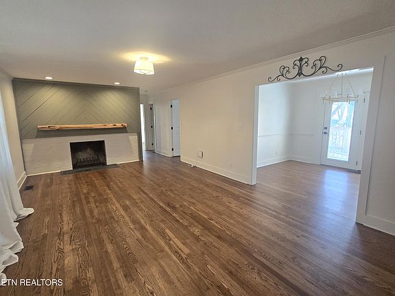 2nd image of 4615 Sunset Rd
