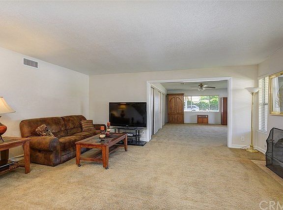5th image of 246 Oakwell Dr