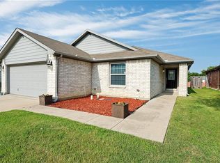 5424 Cameron Dr, Grand Prairie, TX 75052