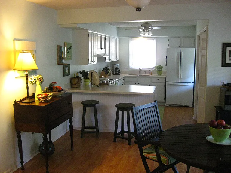 1491 Kinloch Ln — Photo 3