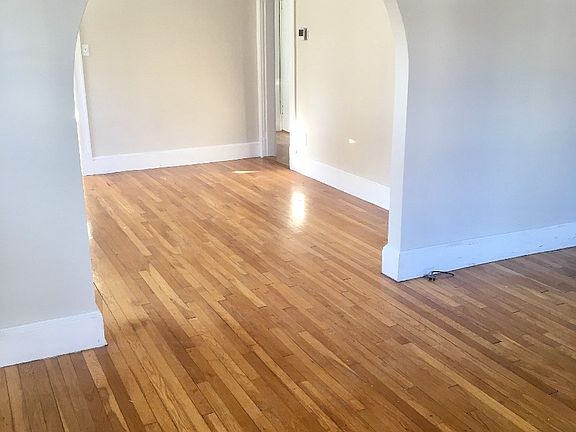 4th image of 91 Franklin Ave