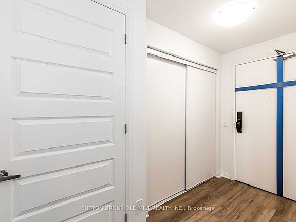 4th image of 95 Dundas St W #307