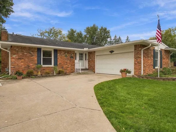 36571 Gardner St, Livonia, MI 48152