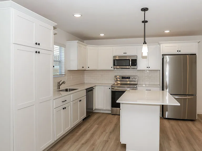 8130 Crestbrook Ct — Photo 11