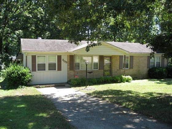 2nd image of 205 Witten Ln
