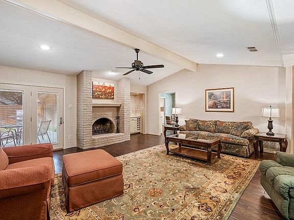 4th image of 2546 Parkhaven Dr