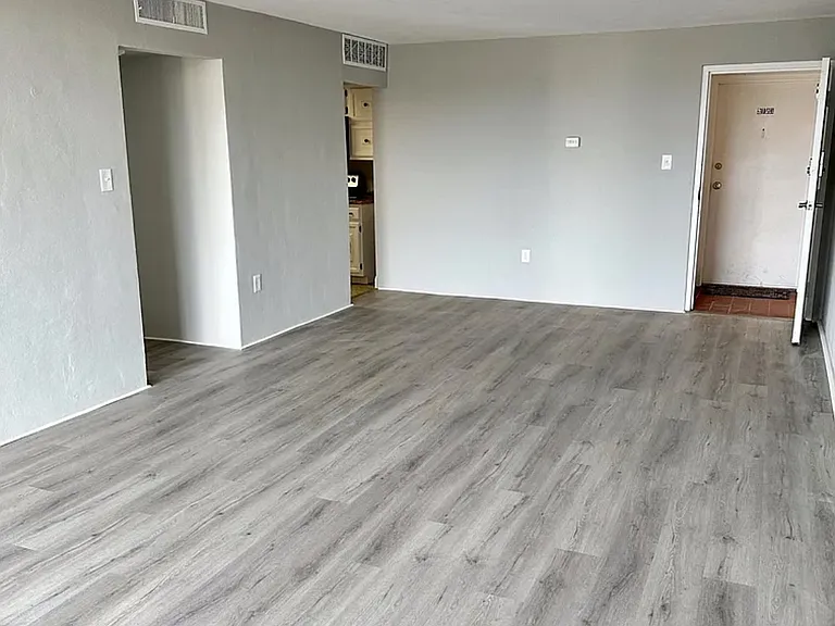 3122 Forest Ln #D-9 — Photo 2