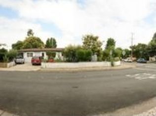 705 Link Ln, Santa Rosa, CA 95401