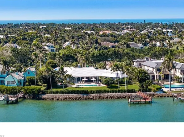1241 Galleon DR, NAPLES, FL 34102