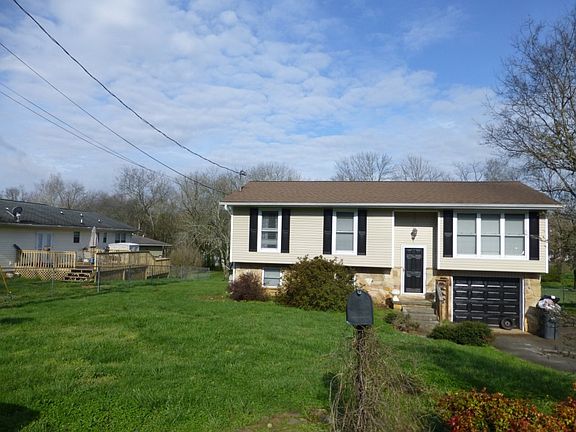 3rd image of 3825 Debonair Dr
