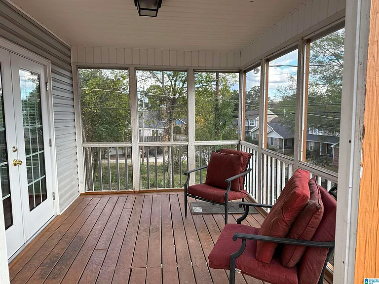 1715 Columbiana Ln — Photo 32