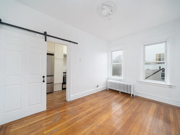 225 Garfield Ave #2 — Photo 2