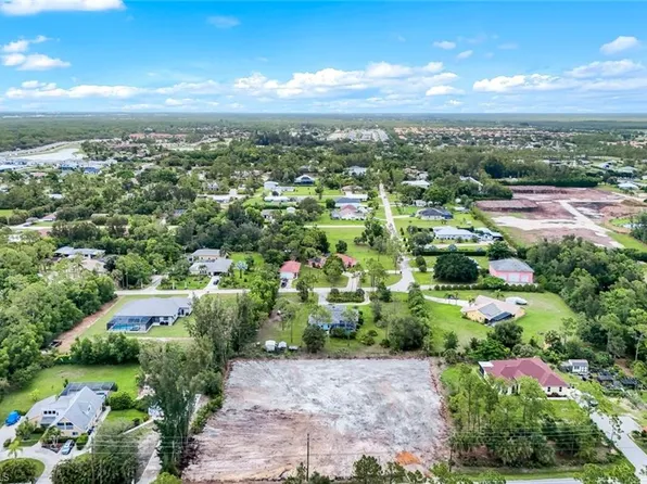 10451 Shangri La RD, BONITA SPRINGS, FL 34135