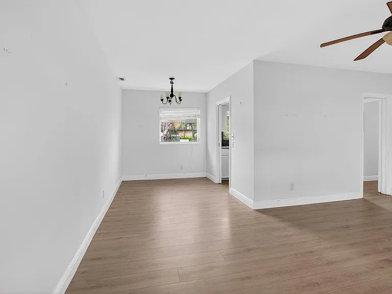 426 NE 7th Ave #2B — Photo 12