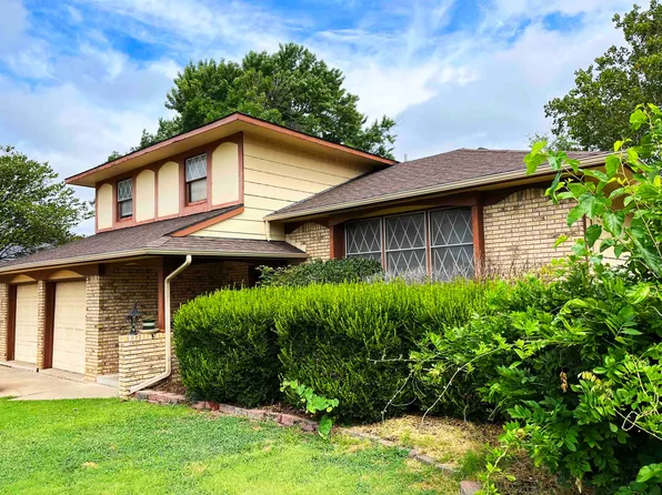 8526 E Lakeland Dr, Wichita, KS 67207