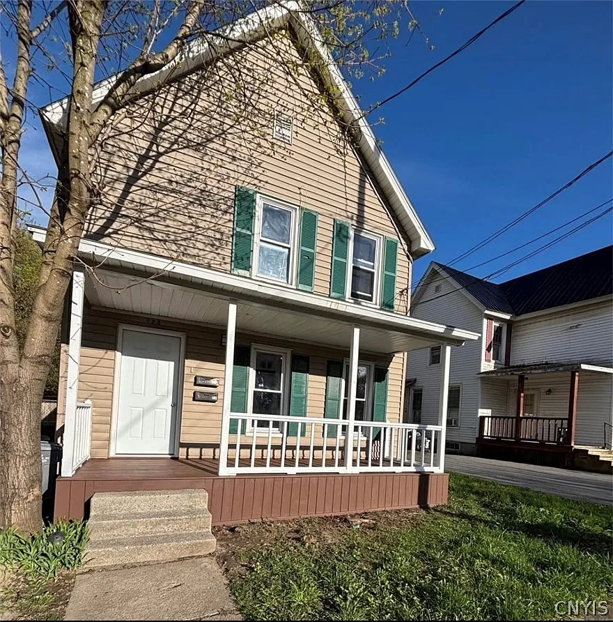 2 bed, 1.0 bath, 1639 sqft, $1,200 — Photo 1
