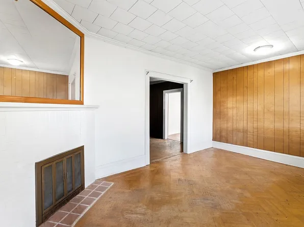 96-20 160th Avenue image 2 of 19