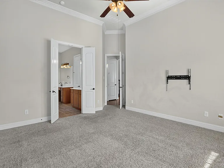 4635 Saginaw Ct — Photo 21